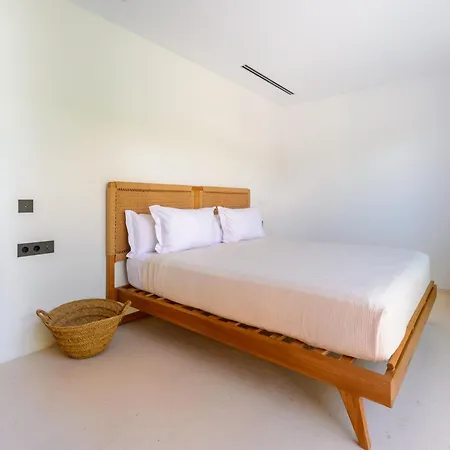 Zelmar - Tranquility And Privacy In Cala Conta Villa Sant Josep de sa Talaia